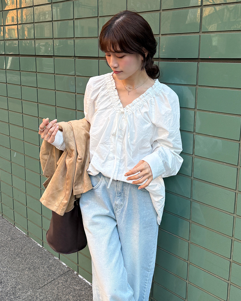 シャーリングリボンブラウス