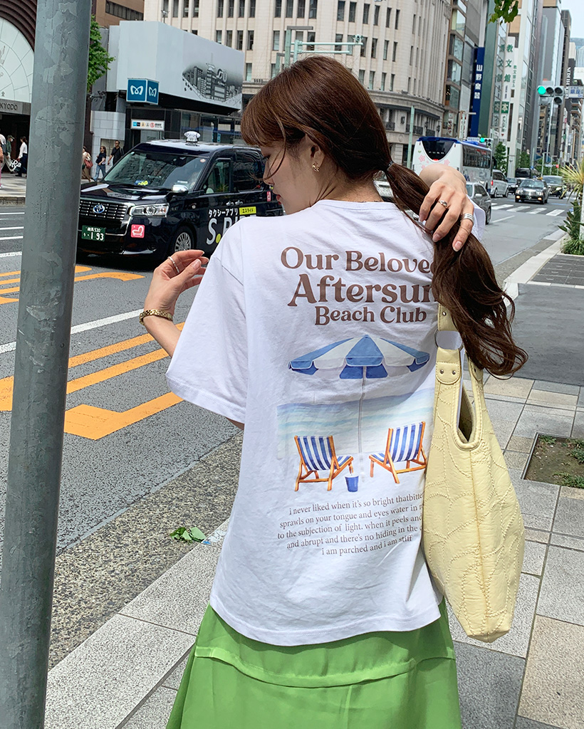 バックプリントTシャツ