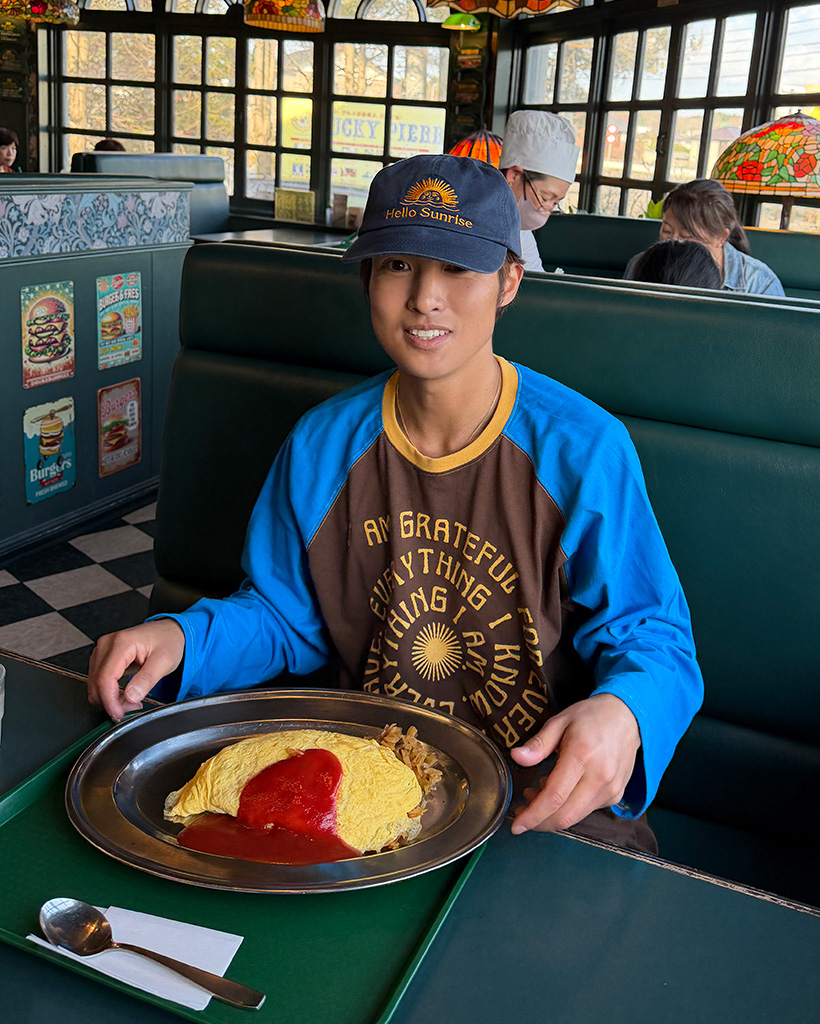 ロゴプリントラグランTシャツ