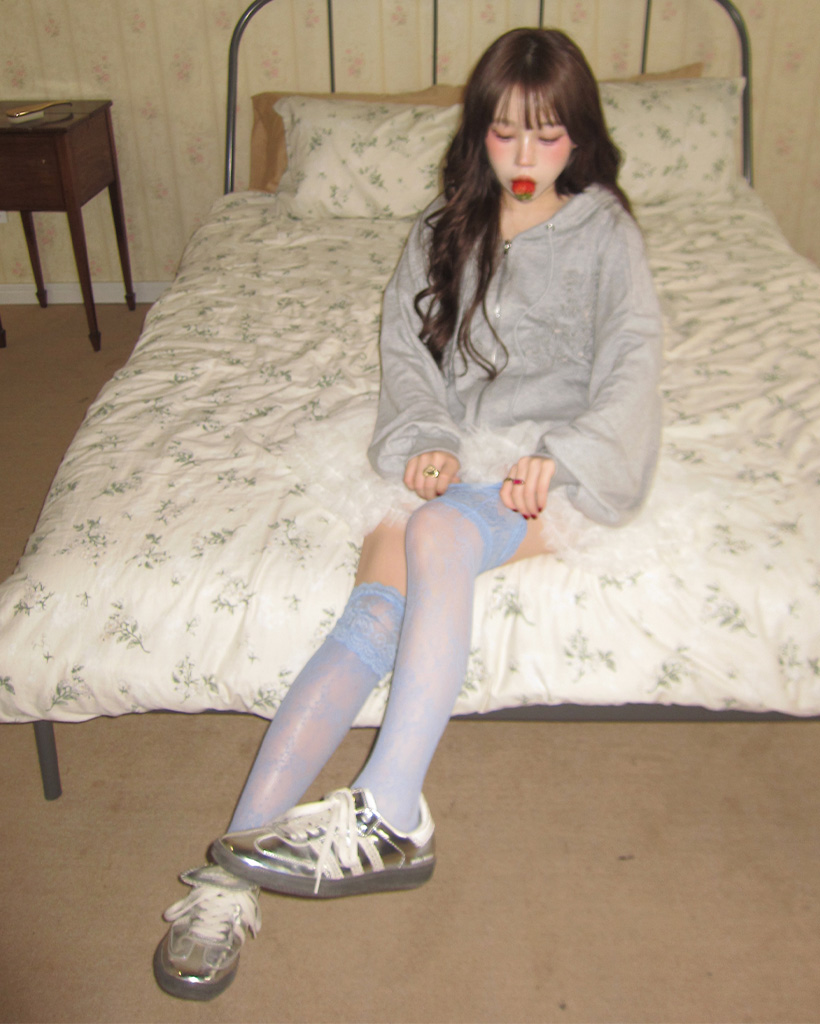 レースニーハイソックス