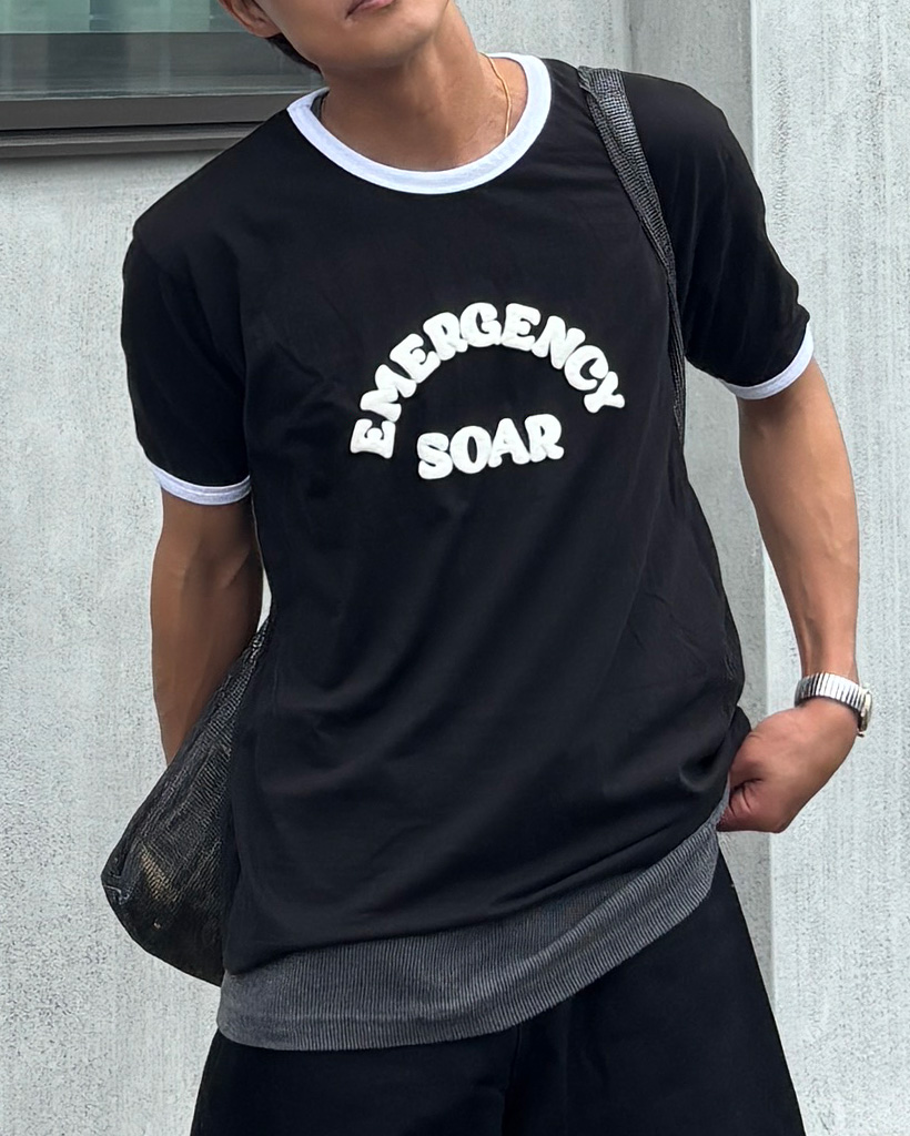 （ユニセックス）emergencyリンガーハーフスリーブTシャツ
