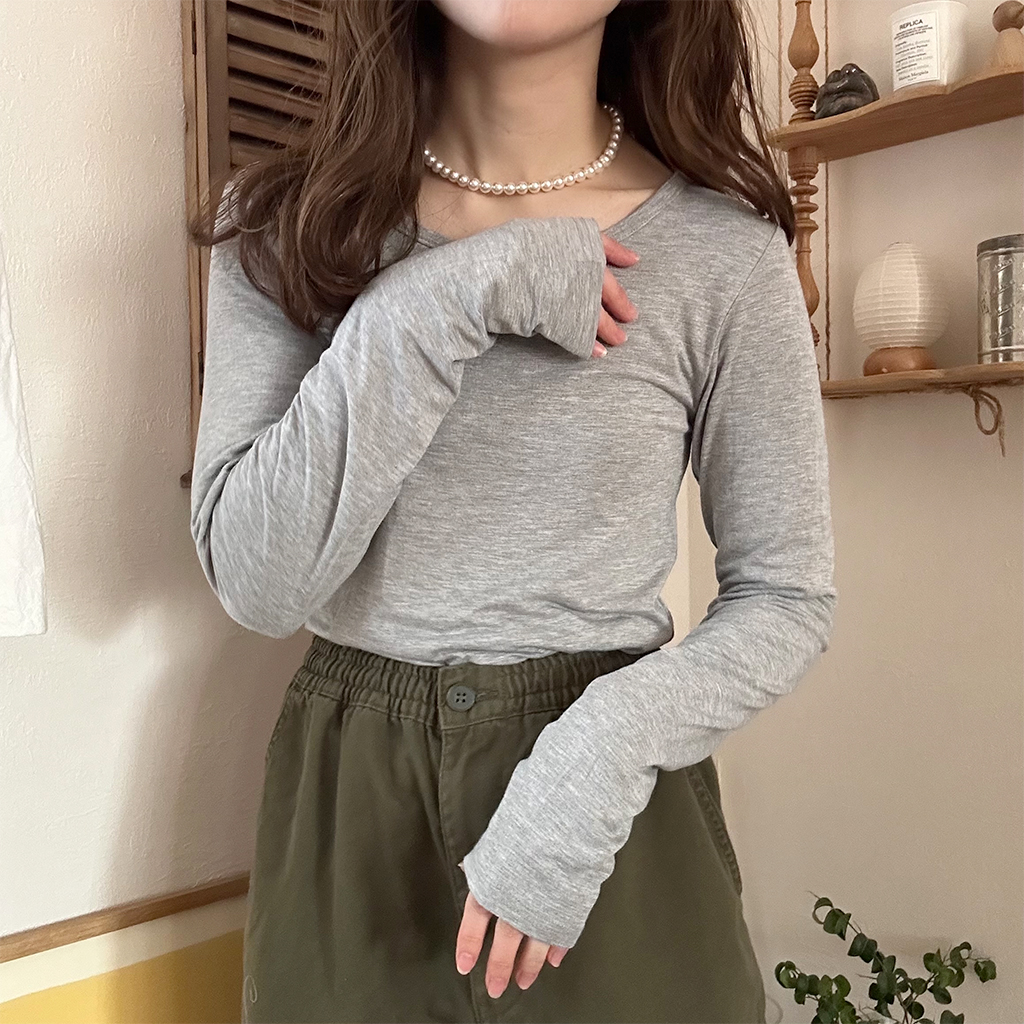 シンプルラウンドネック長袖Tシャツ