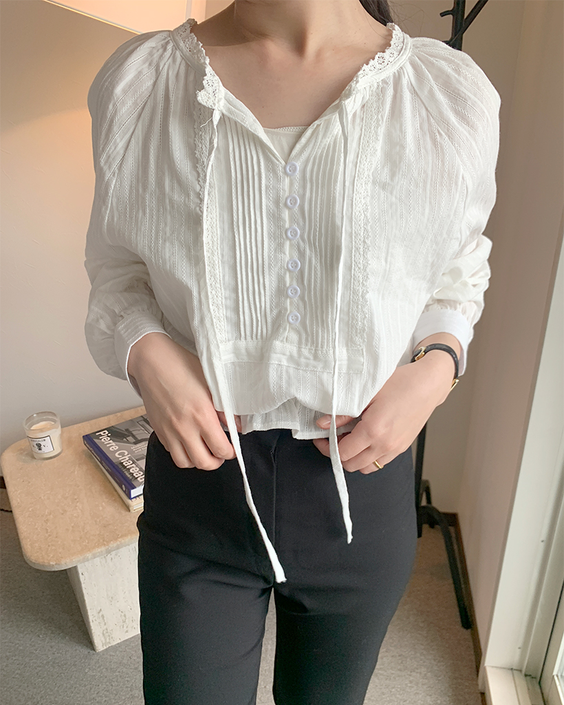 ウエストギャザーゴムピンタックネックブラウス