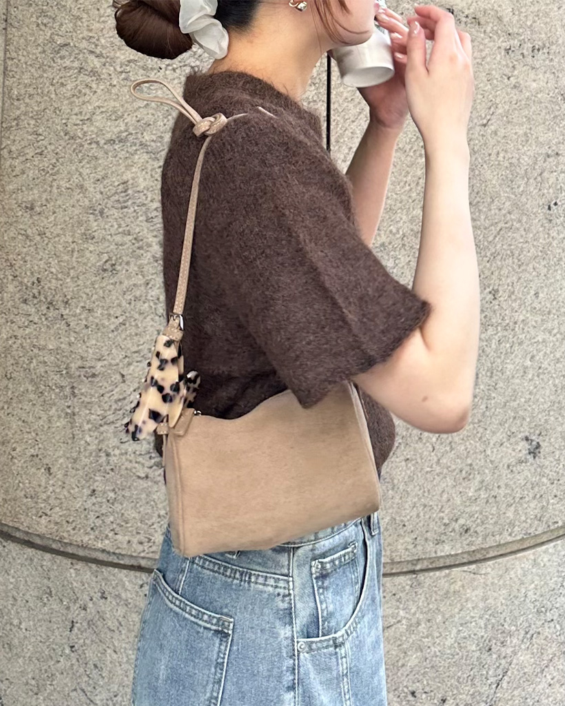 スエードスクエアベルトショルダーバッグ | ファッション通販サイト NUGU