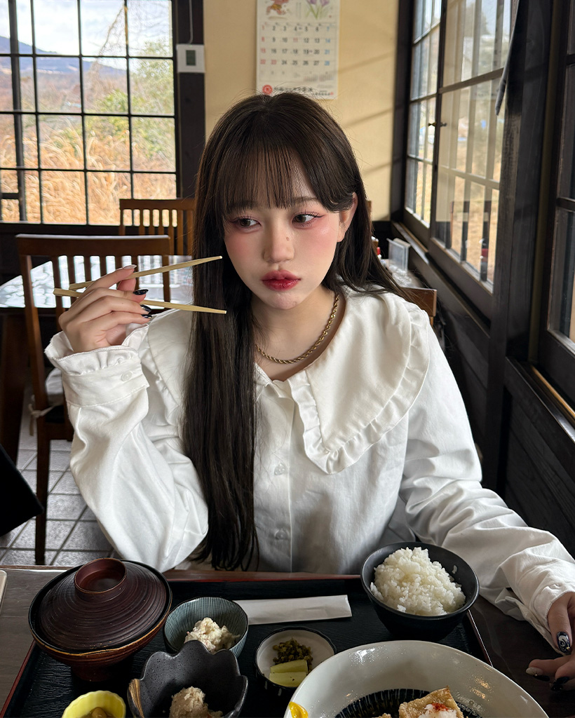 ビッグカラーフリルブラウス