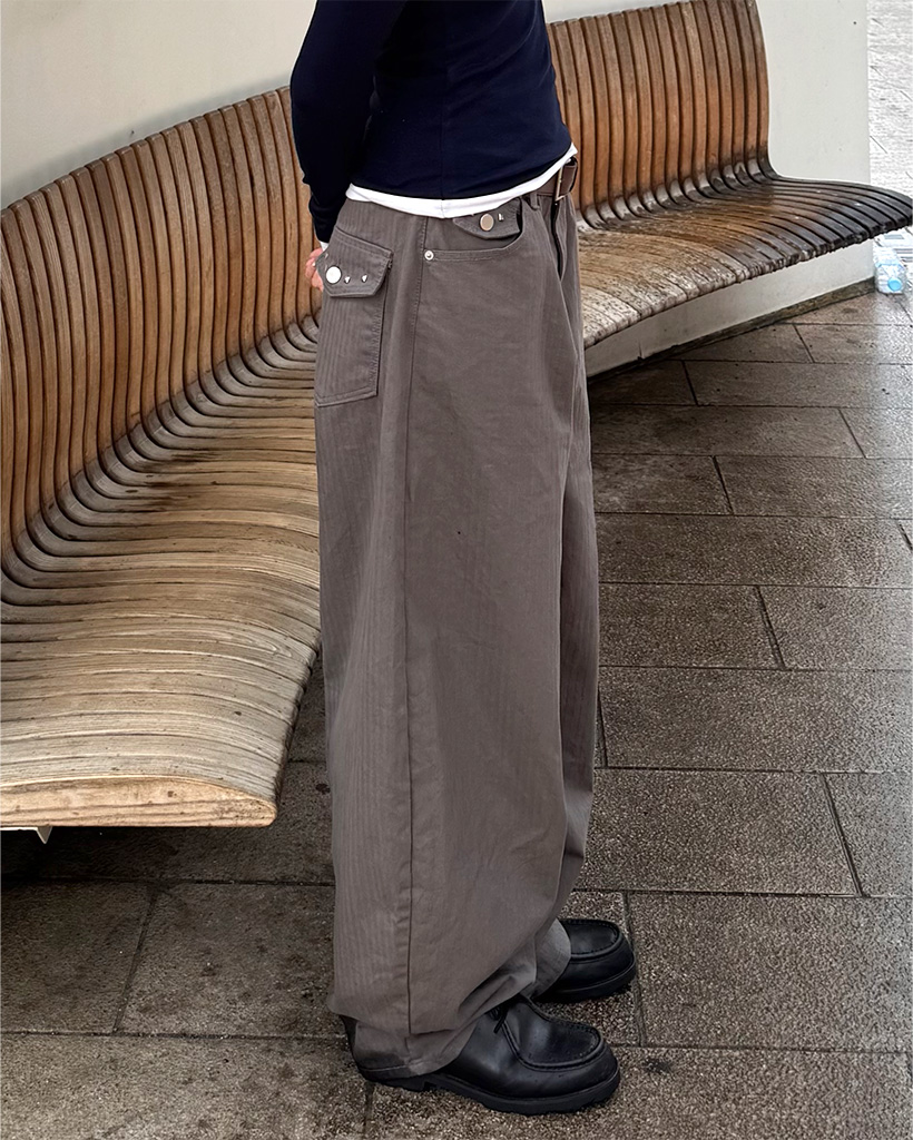 (ユニセックス) スタッズポケットワイドパンツ