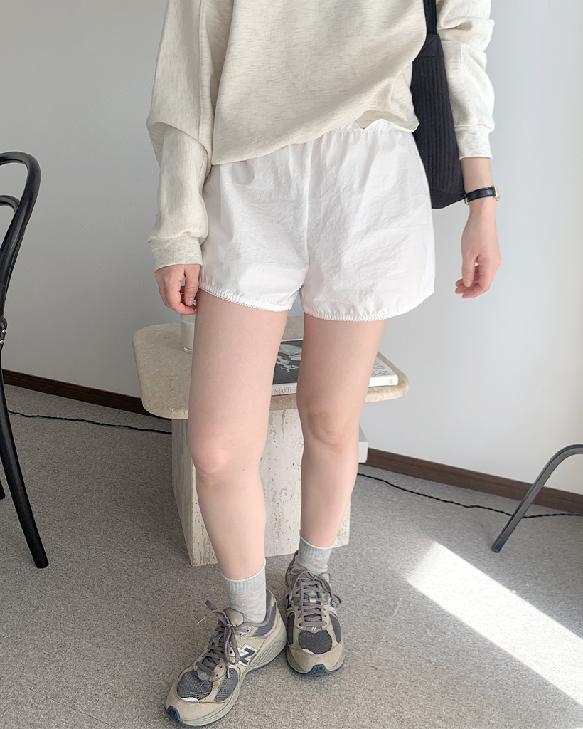 レースディテールコットンショートパンツ