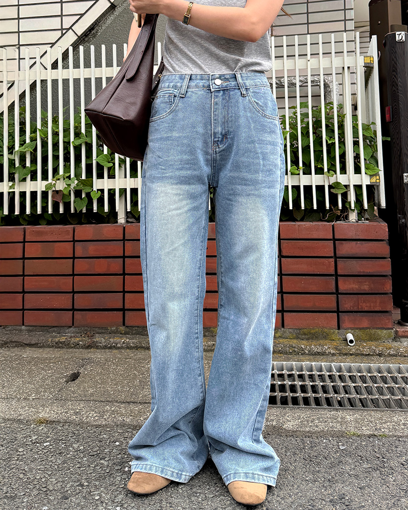 ローブーツカットデニムパンツ