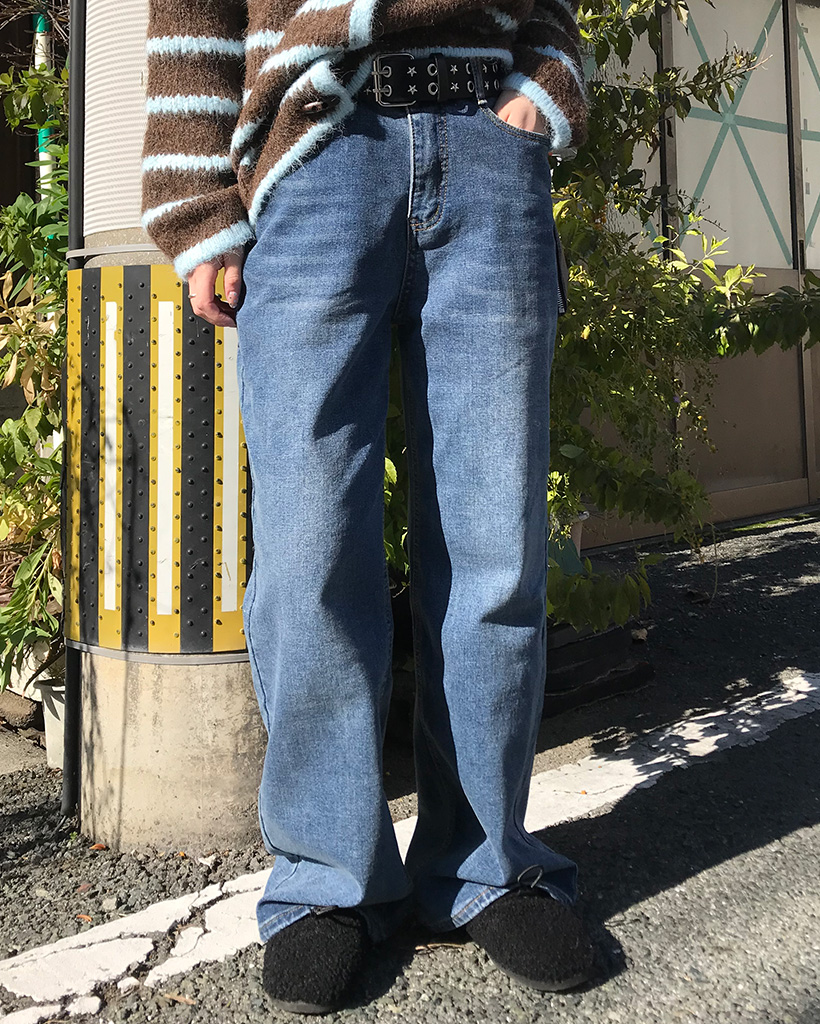 ストレートデニムパンツ