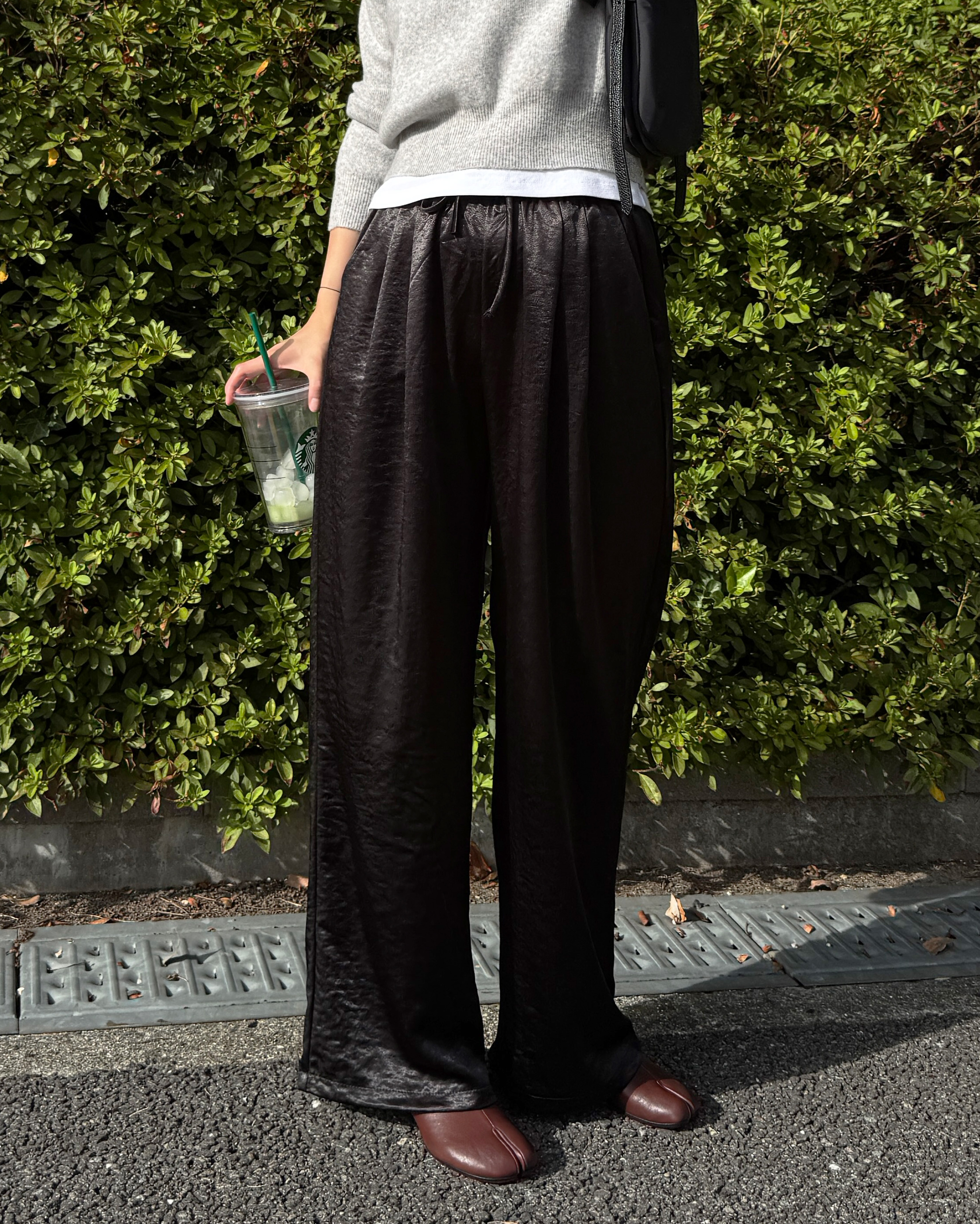 サテンバンディングパンツ