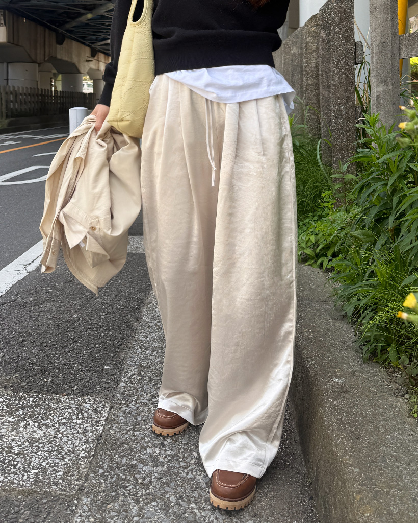 サテンイージーパンツ