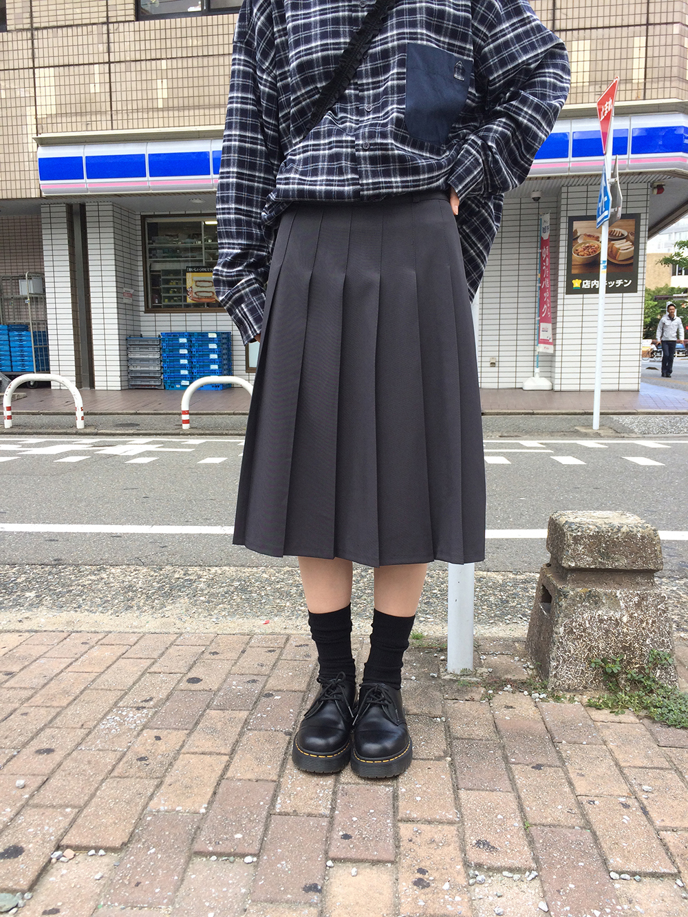 タック入りプリーツスカート