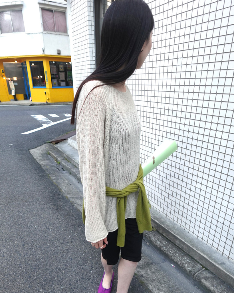 ボートネックラグランニット