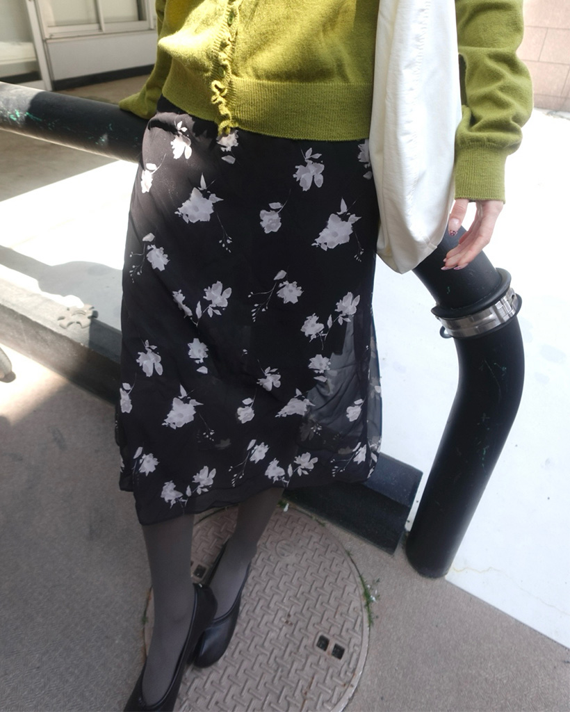 フラワーシフォンミドルスカート