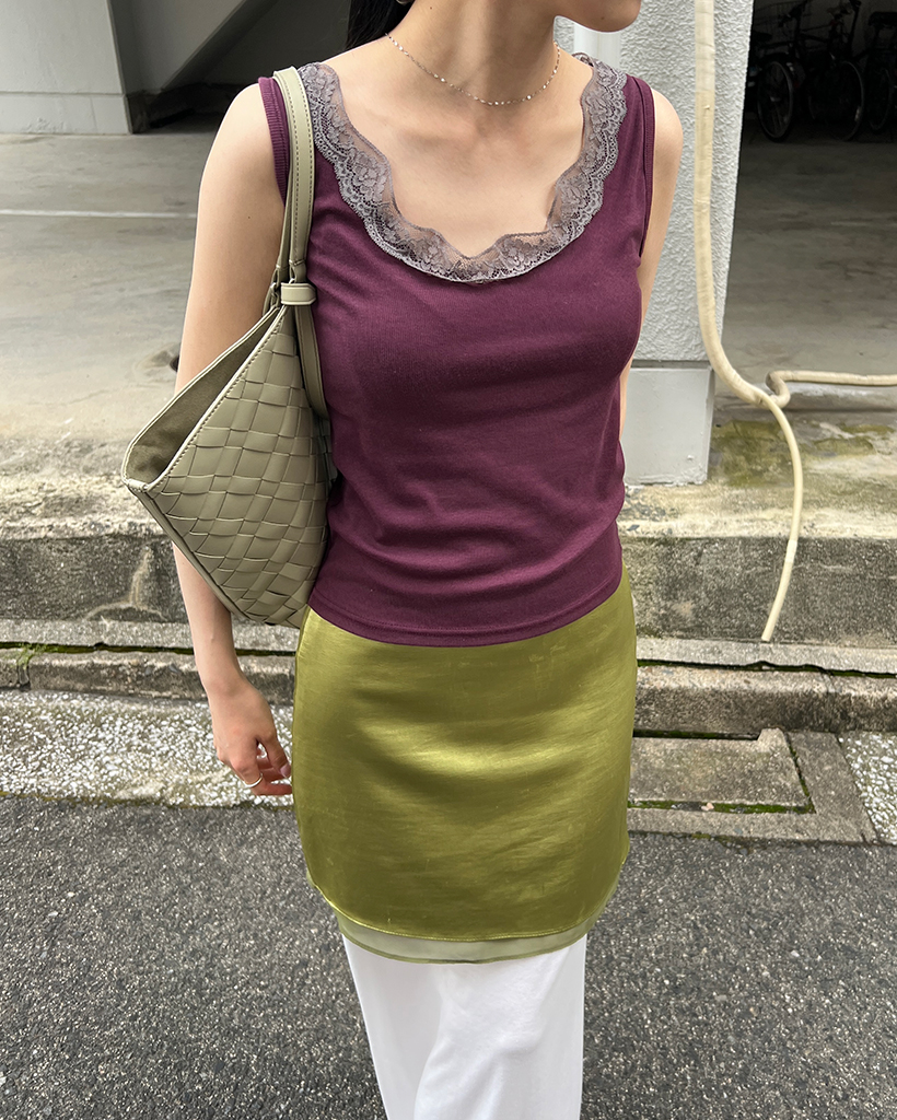 サテンミニスカート