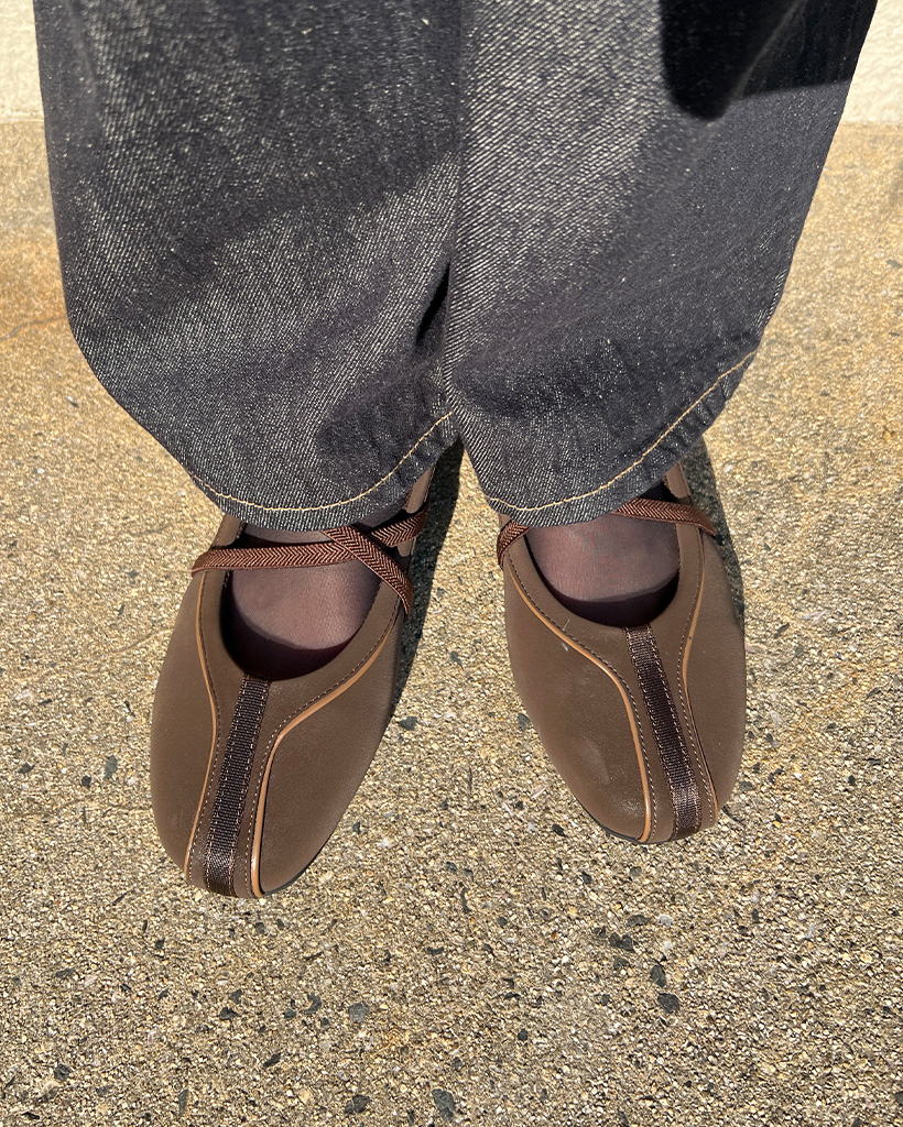 Xストラップフラットバレリーナシューズ