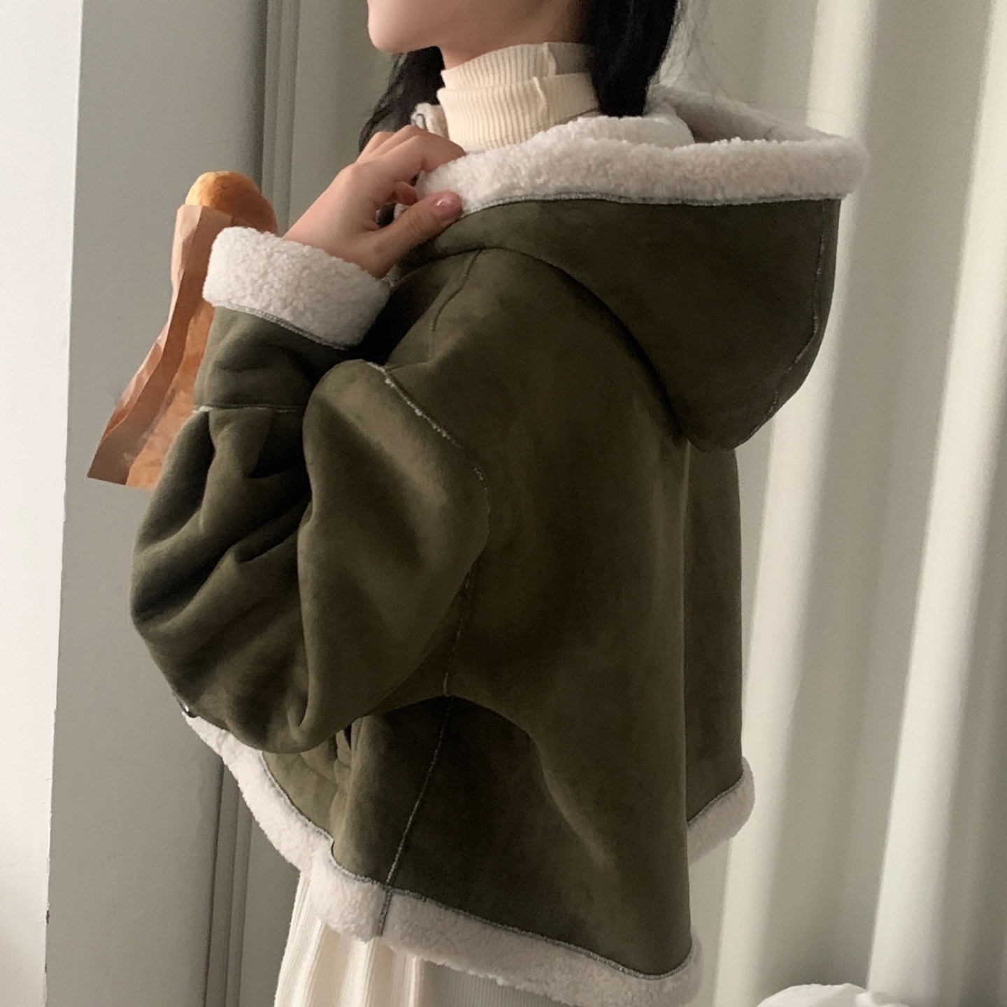 ダッフルクロップドムートンフード付きジャケット | ファッション通販