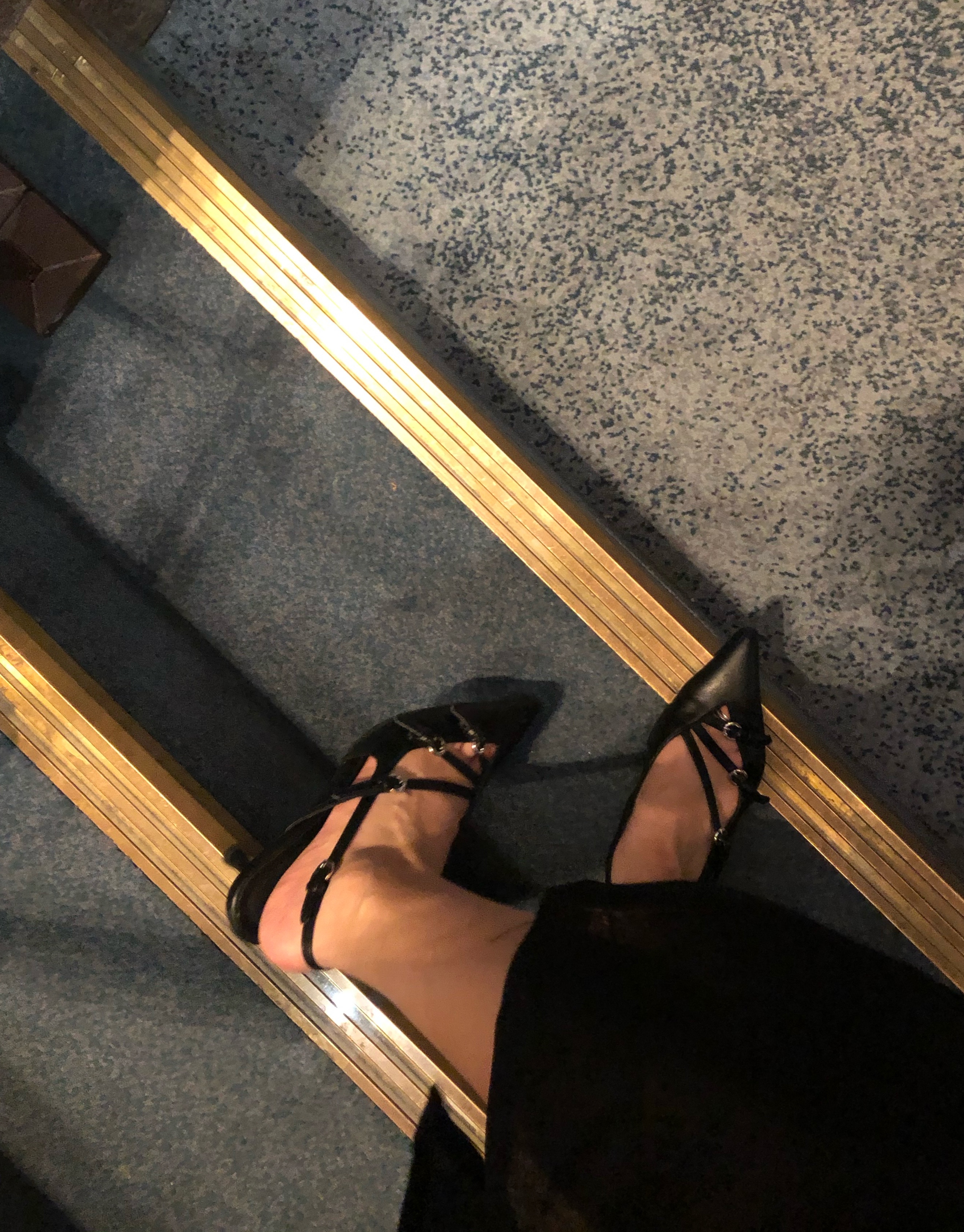 バックル スリングバック パンプス