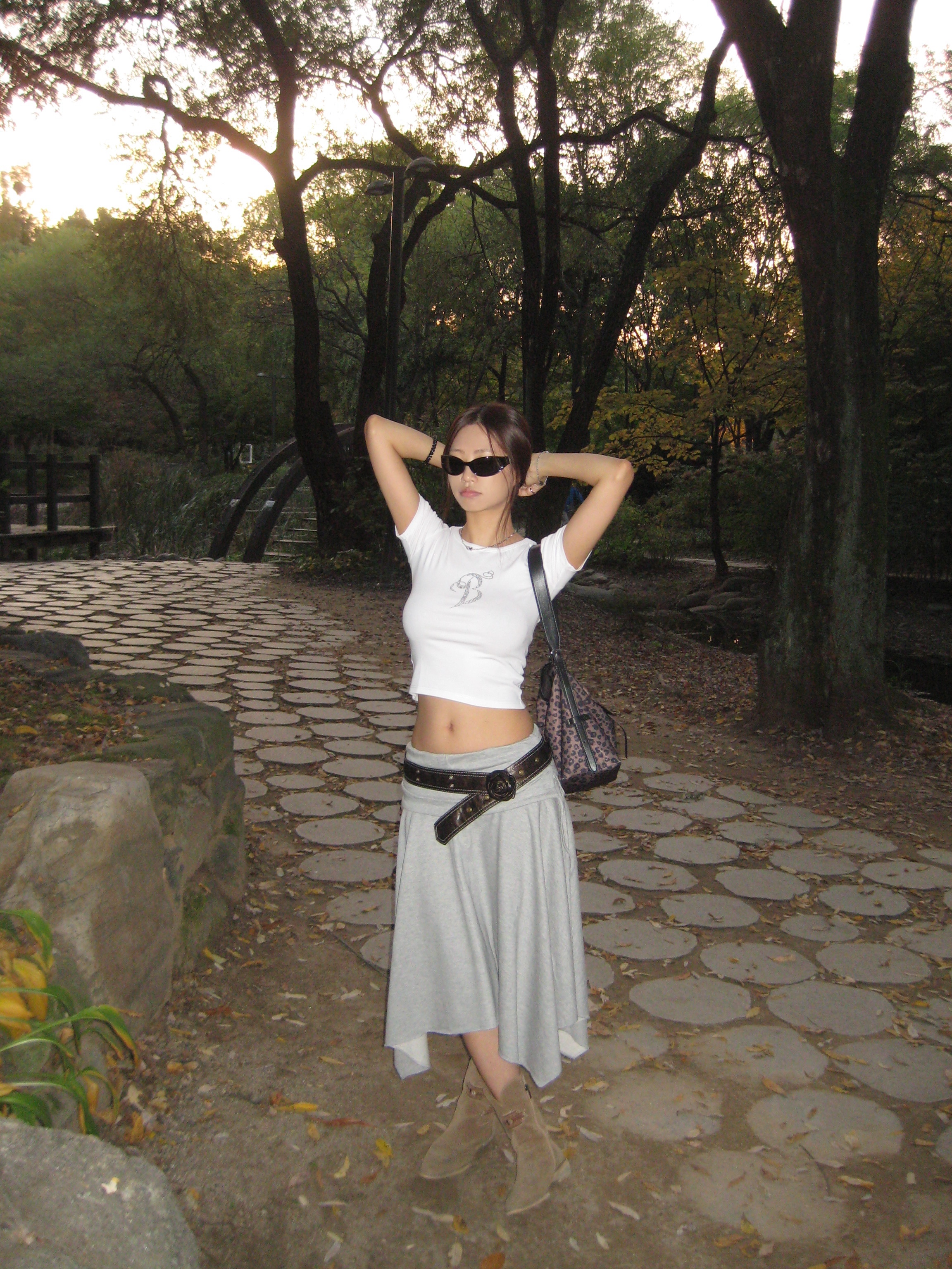 ボタン付き オフショルダー ニット | ファッション通販サイト NUGU