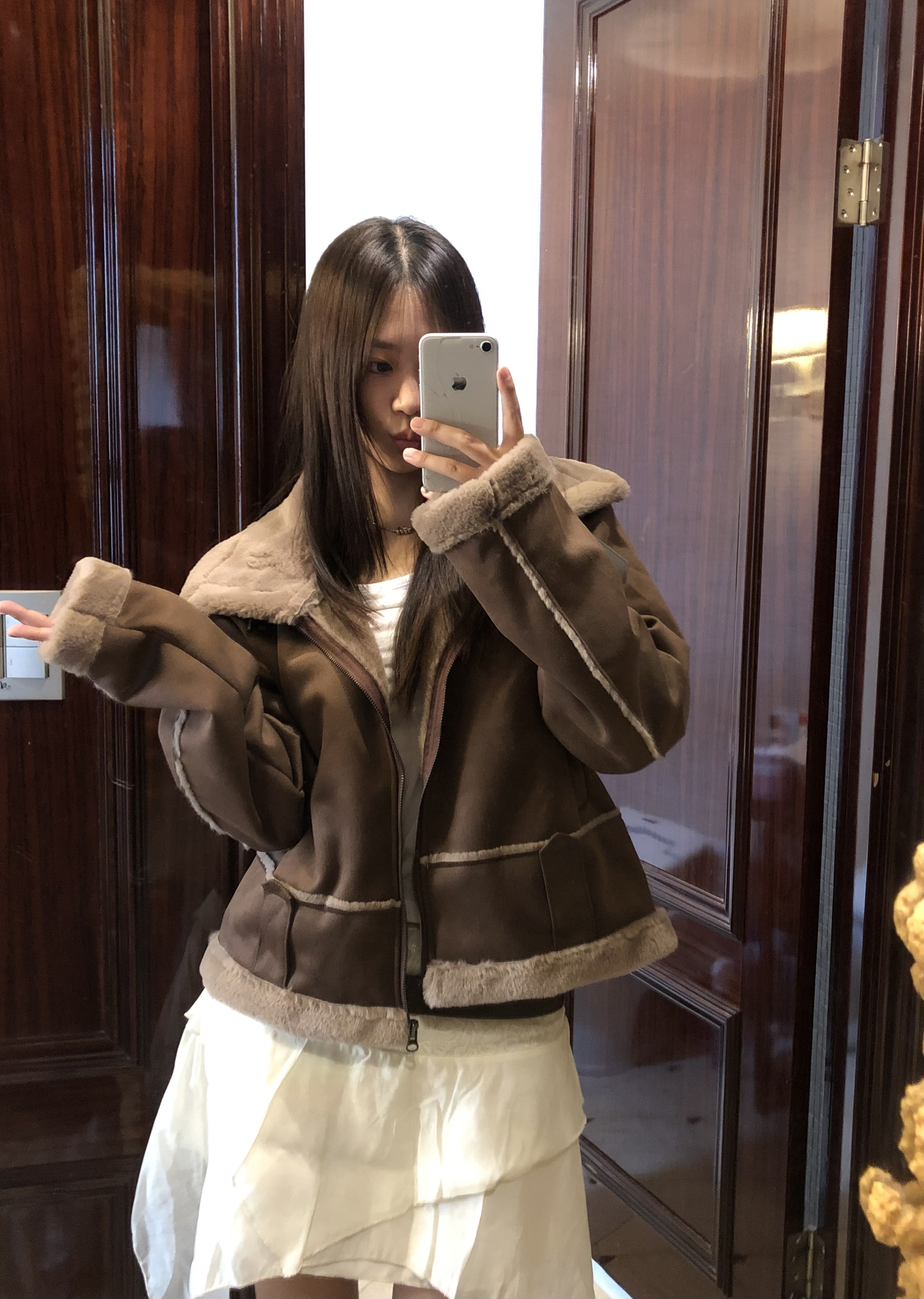 スエードハイネックムートンベスト | ファッション通販サイト NUGU