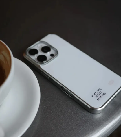 holiday epoxy bumper case (silver / white)