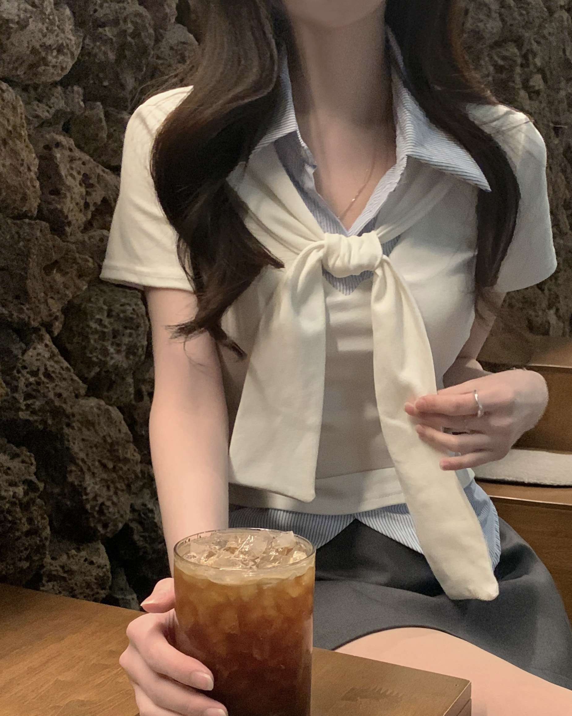 (4color)(一体型)リボンタイストライプシャツレイヤードボタン付きTシャツ