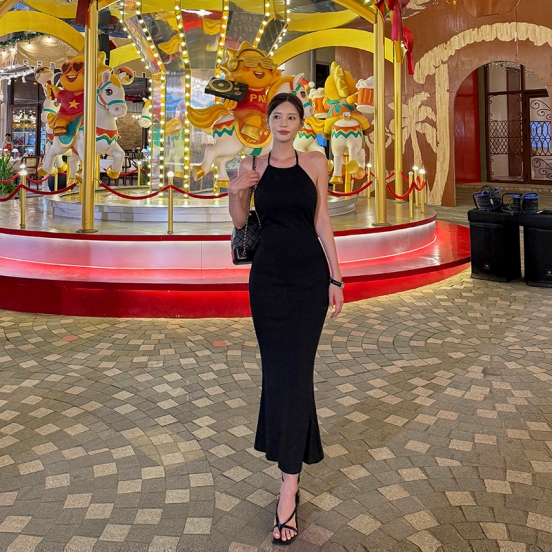 ホルターネックロングワンピース