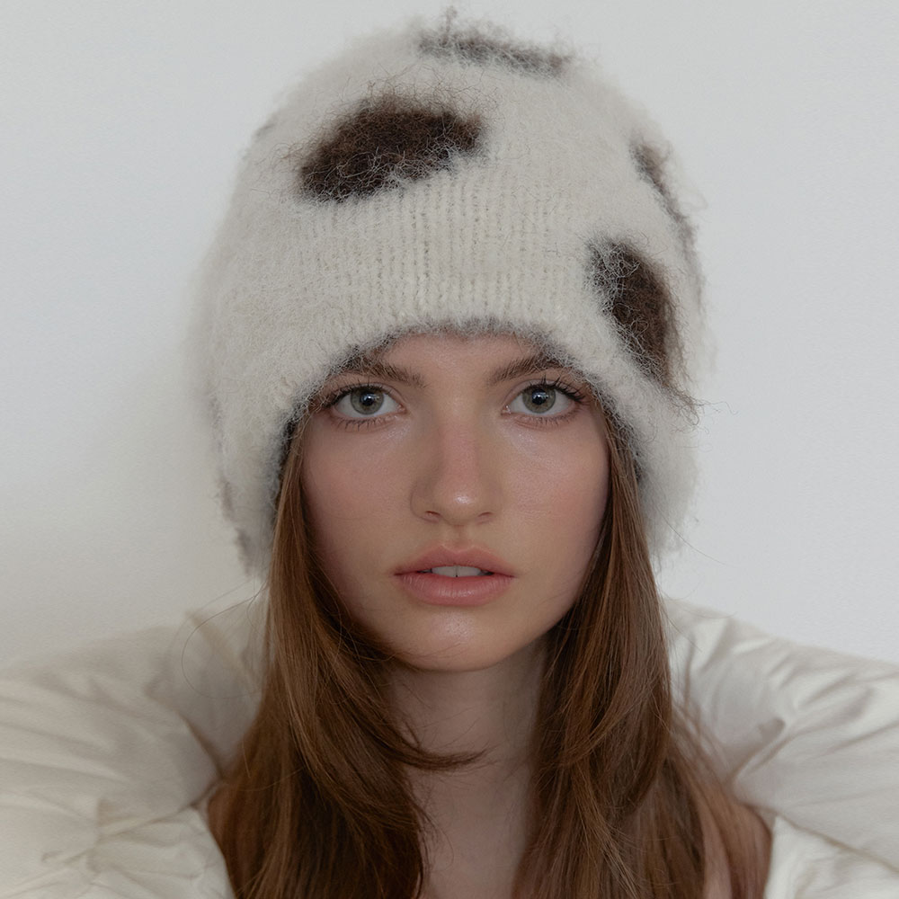 DOT BLUSH BEANIE (IVORY)