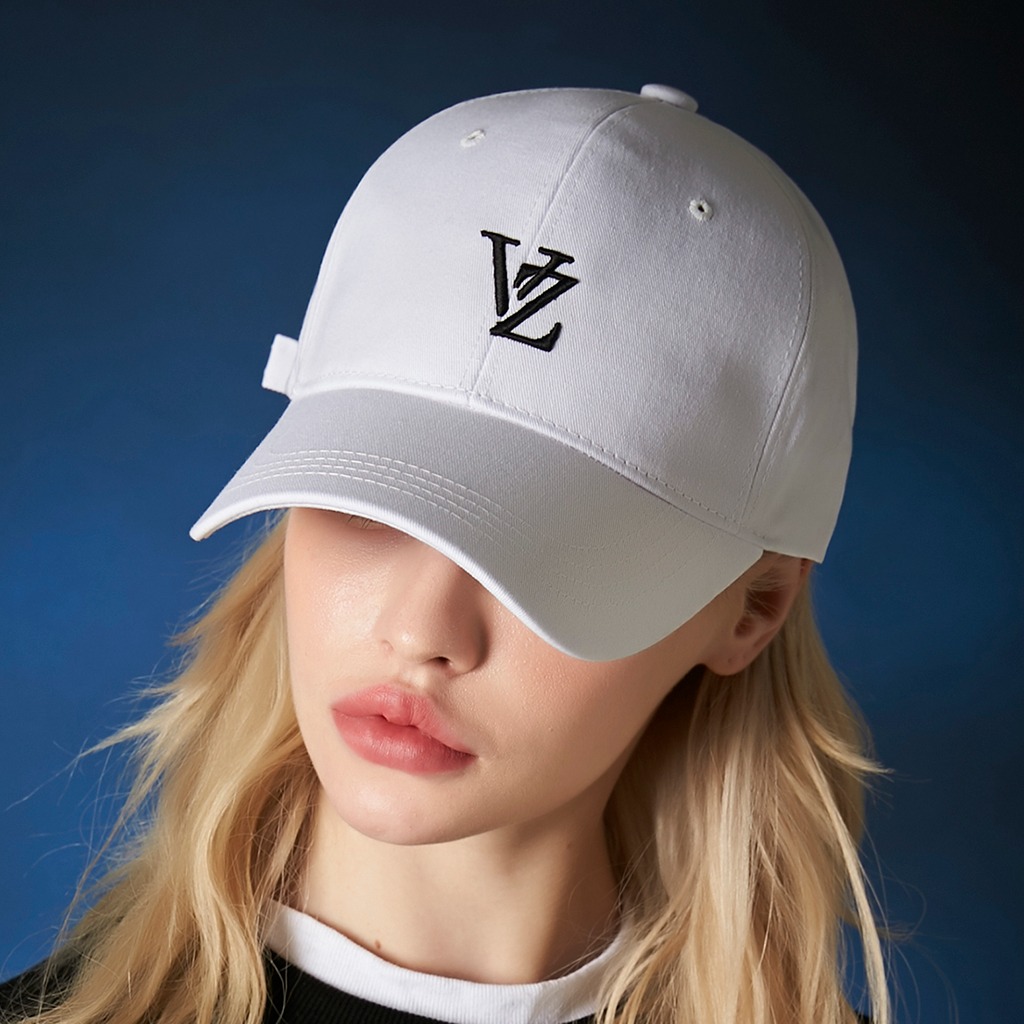 VARZAR] 3D Monogram Side Mash Ball Cap White | ファッション
