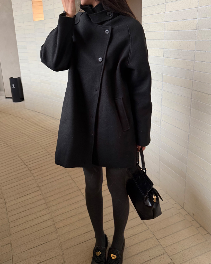 ハイネックボタンハーフコート