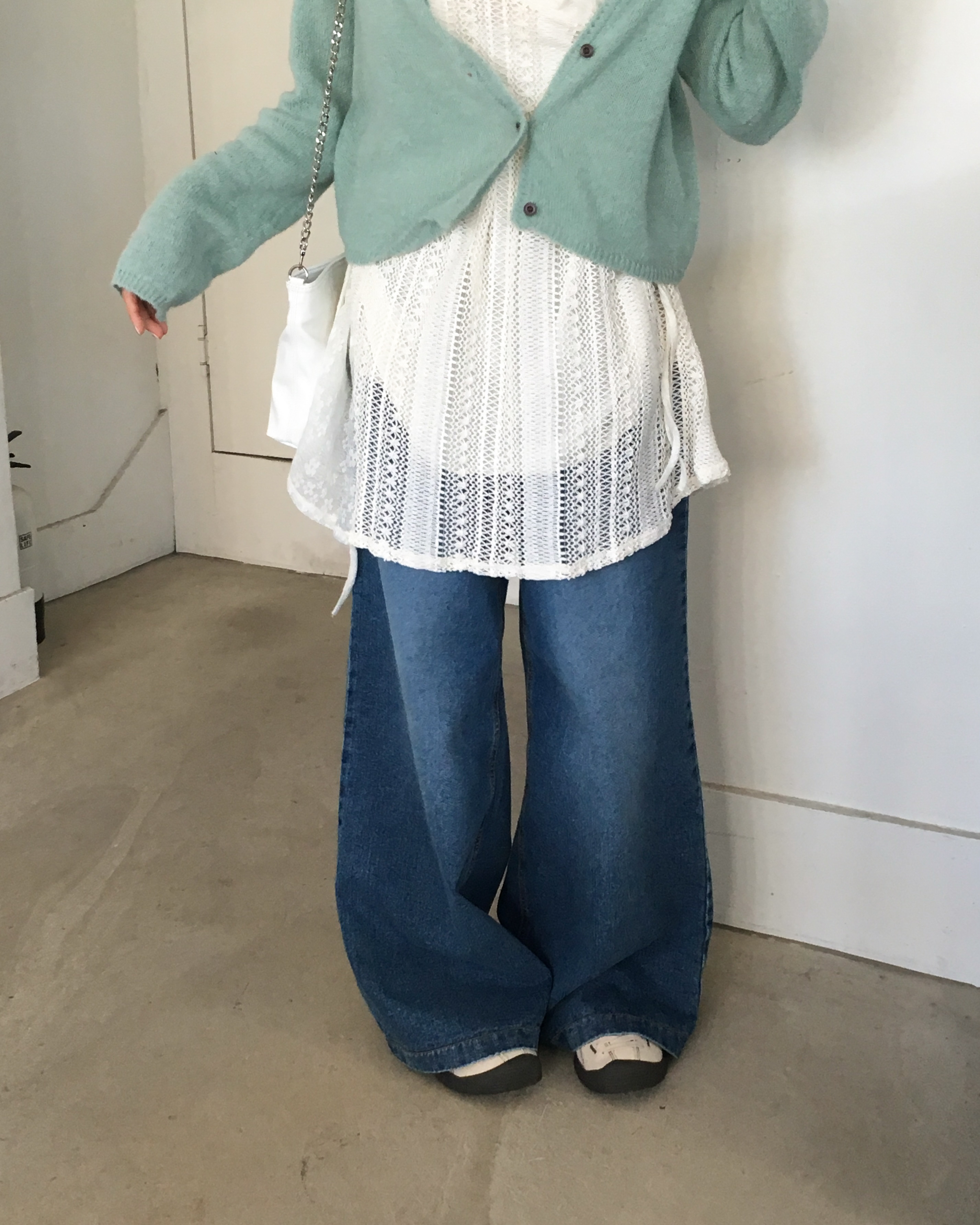 タック入りロングワイドデニムパンツ | ファッション通販サイト NUGU