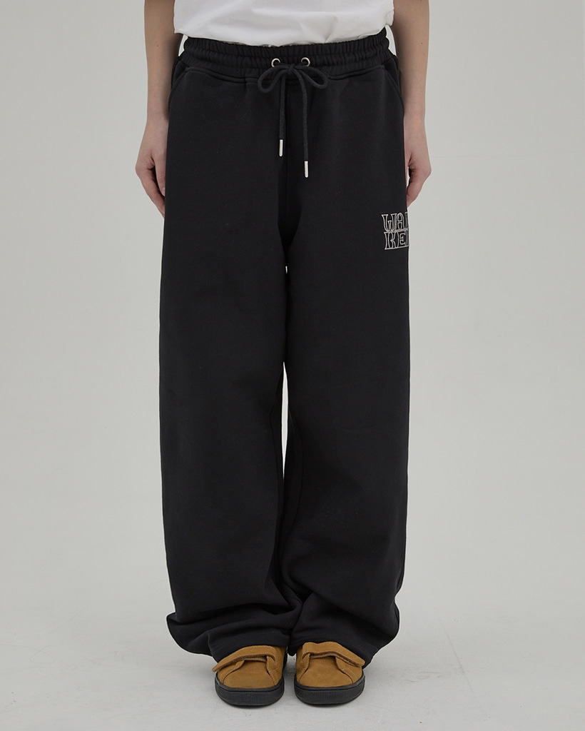 [K-POPアイドル着用] Logo Applique Sweatpants BLACK