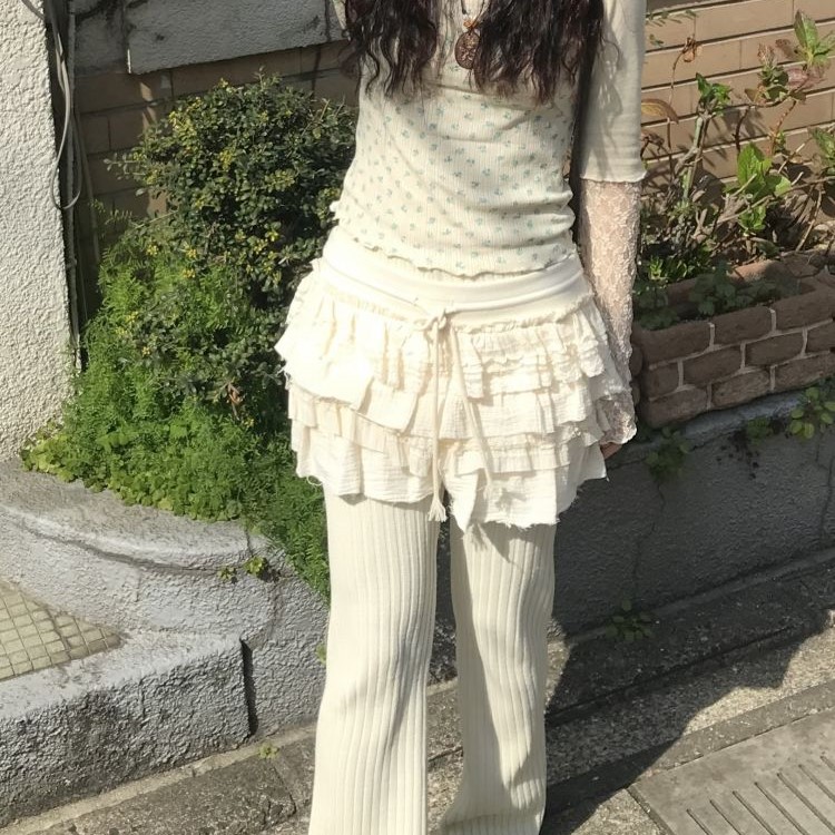 【美品】[パンツ型裏地付き] フリルストリングスカート cream パンツ型裏地付き] フリルストリングスカート | ファッション
