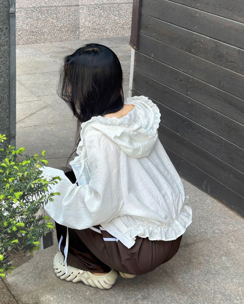 入手困難✨ プラダ 現行タグ レース フリル トップス ブラウス コットン 白色 入手困難✨ プラダ 現行タグ レース フリル トップス ブラウス