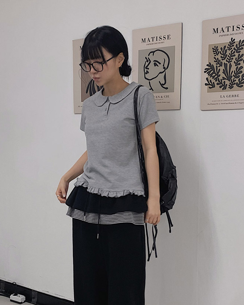 Hillda ドット柄フリル付き黒半袖Tシャツ Hillda ドット柄フリル付き黒半袖Tシャツ Hillda ドット柄フリル