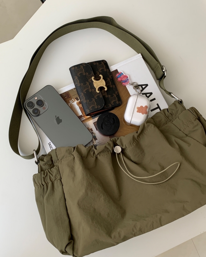 ストリングサイドポケットナイロンショルダーバッグ
