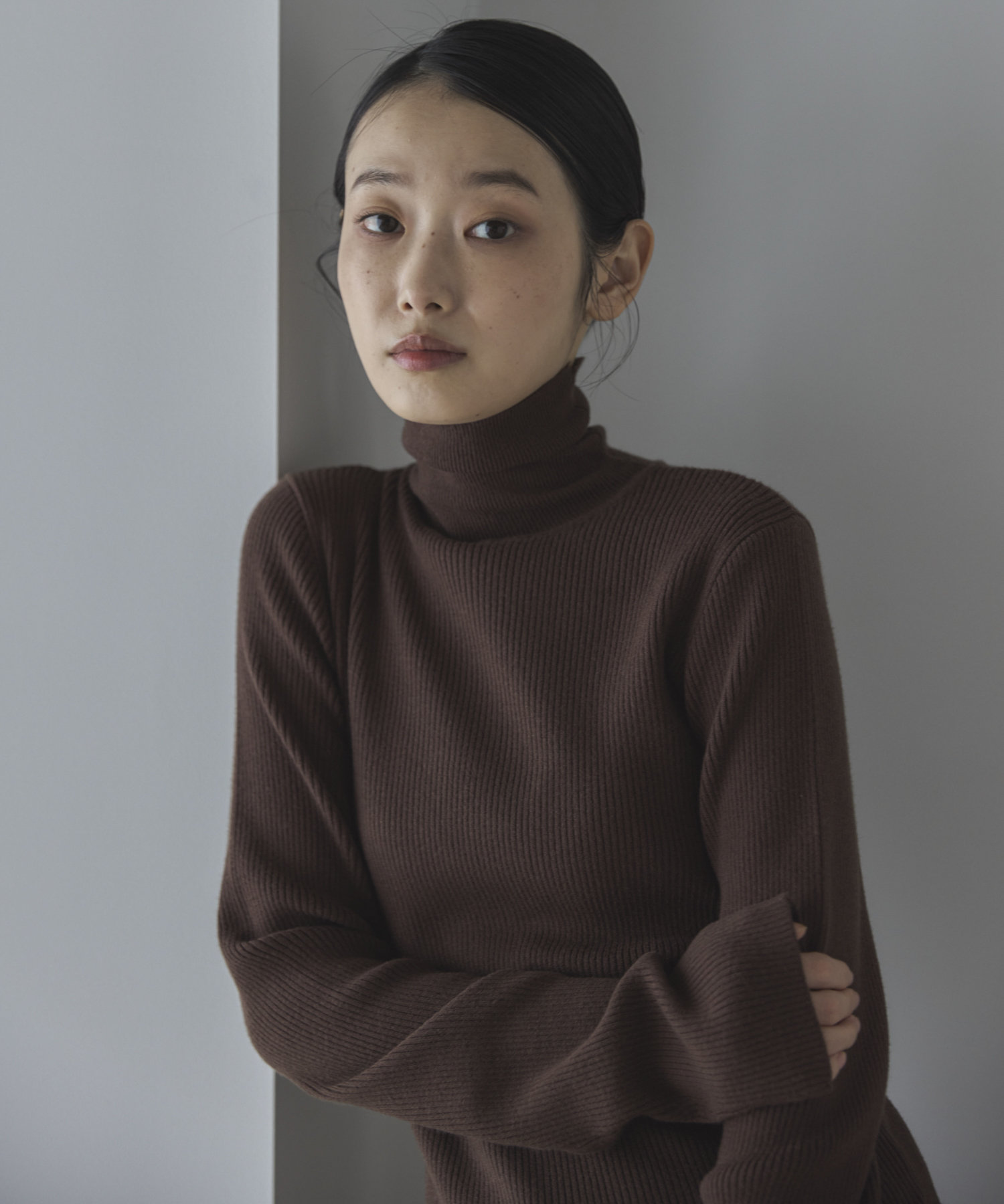 未使用タグ有MHL.ハイネックニットブラウン MARGARET HOWELL - 未使用タグ有MHL.ハイネックニットブラウンの通販