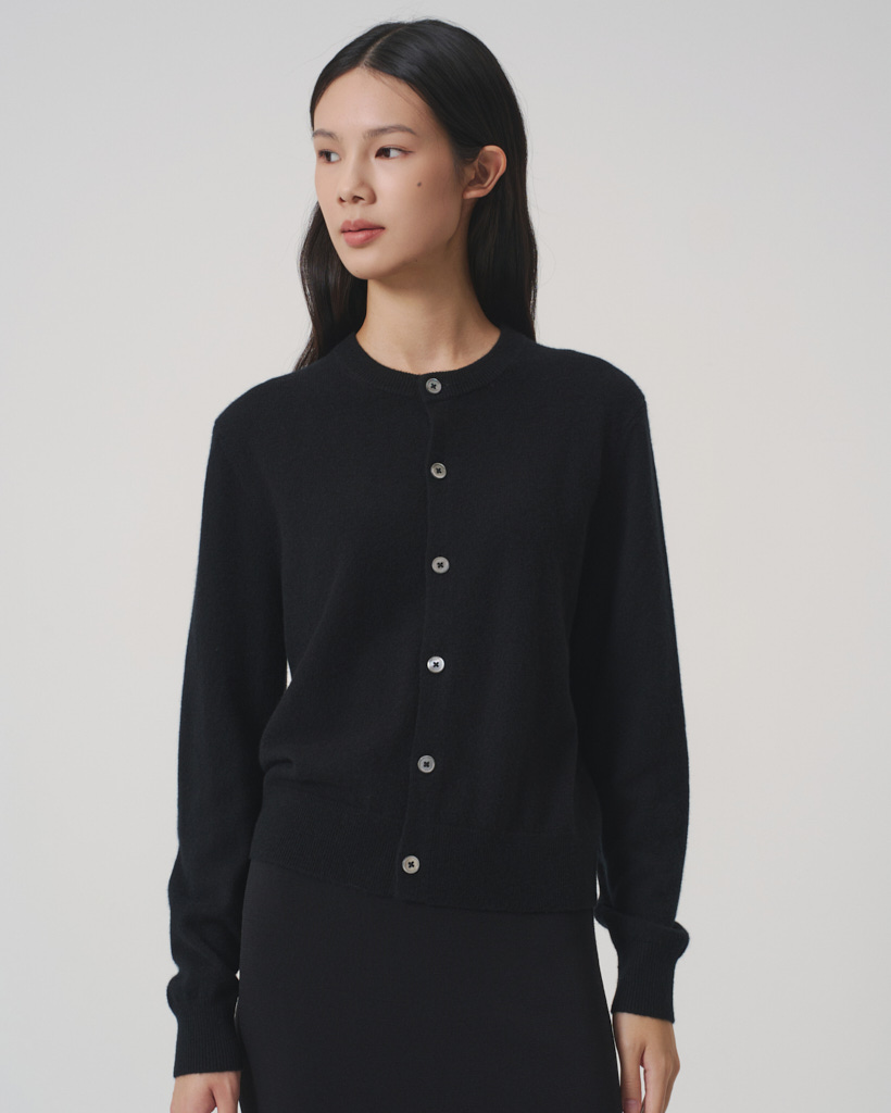 [UNISEX] Cashmere Essential Blend Round Neck Cardigan Black_W