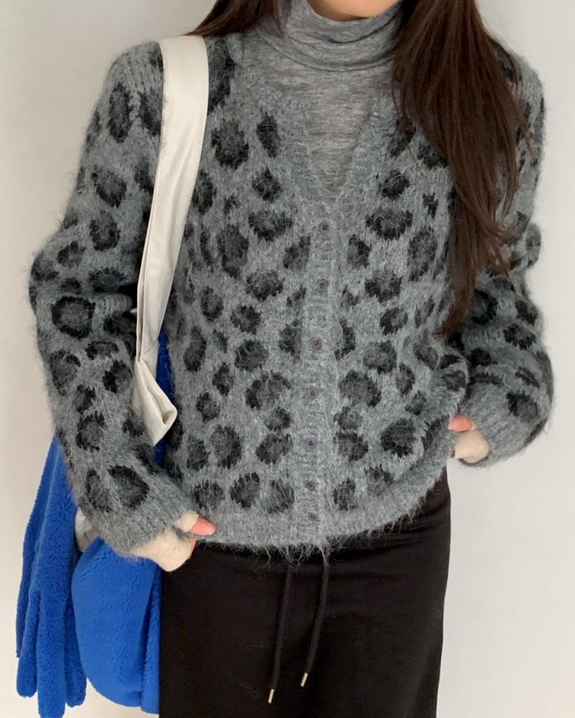 2 color) Vネック オーバーサイズ レオパード柄 ニットカーディガン