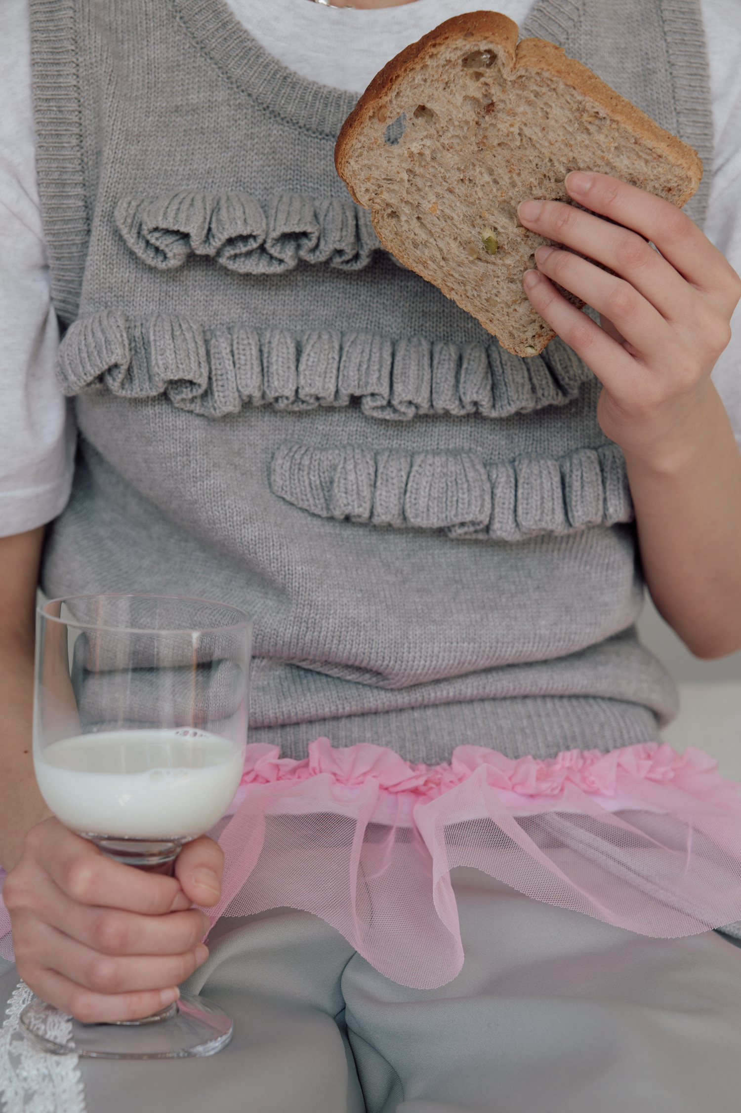 FRILL KNIT VEST_GREY