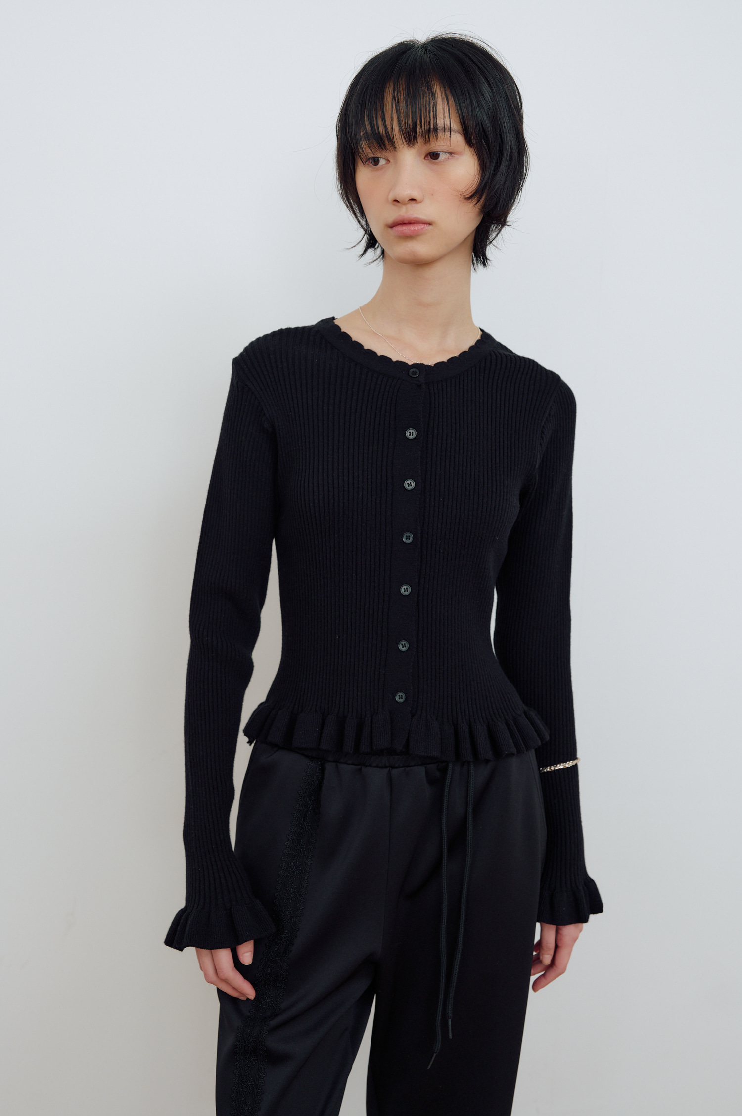 FRILL RIBBED CARDIGAN_BLACK
