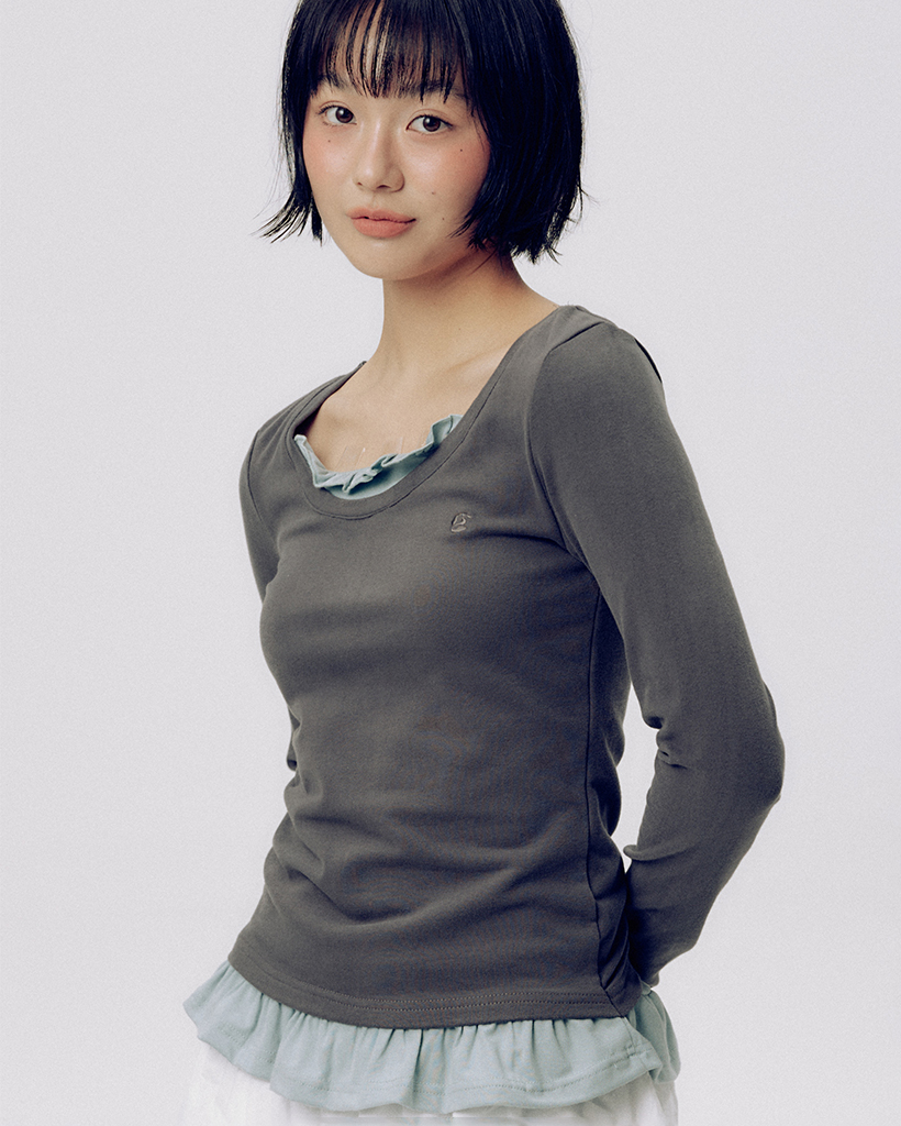 フリルダブルレイヤードラウンドネックロングスリーブレスTシャツ_3COLOR