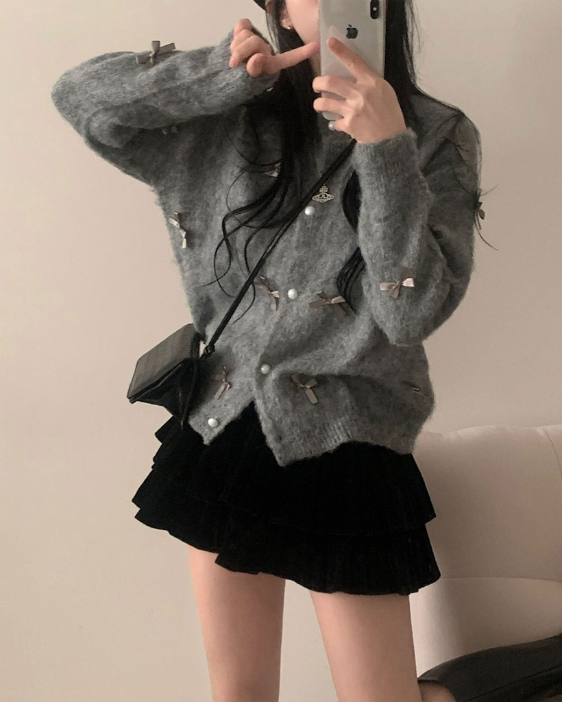 Rene 半袖ニットパールカーディガン　リボンブローチ付き 秋再入荷]パールリボンニットカーディガン_秋服 | ファッション