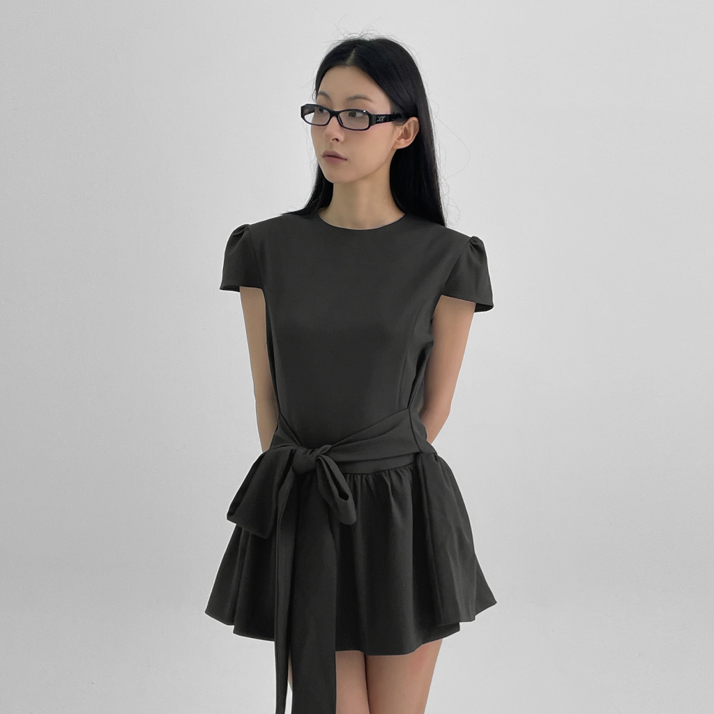 Cowl neck pintuck sleeveless BLACK | ファッション通販サイト NUGU