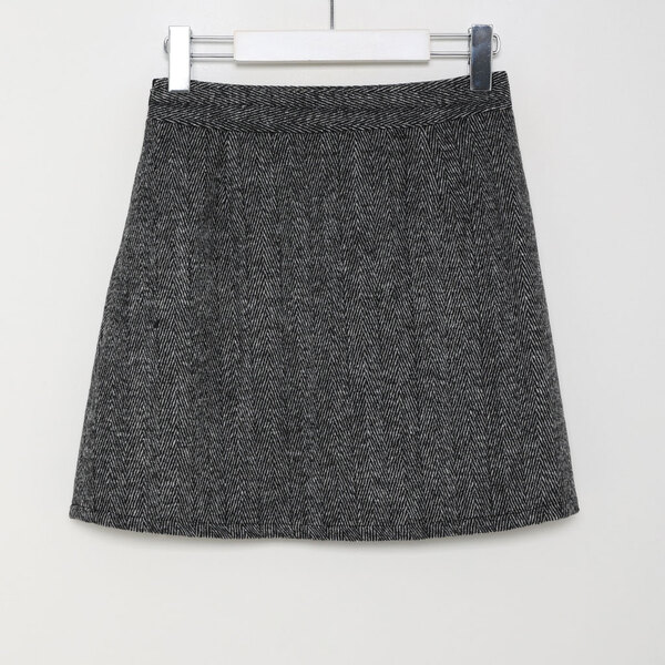 ヘリンボーンミニスカート ブラックとホワイト ヘリンボーンミニスカート | ファッション通販サイト NUGU