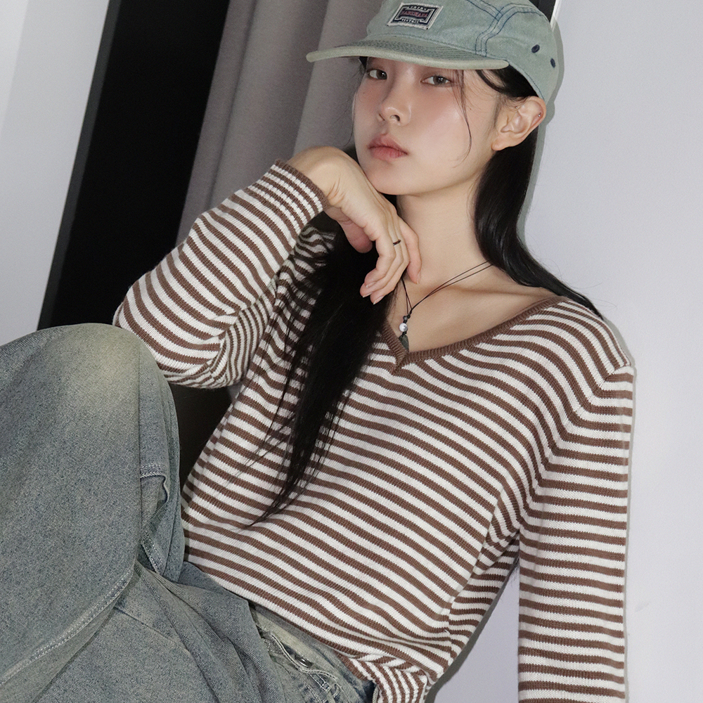 ストライプVネックニット | ファッション通販サイト NUGU