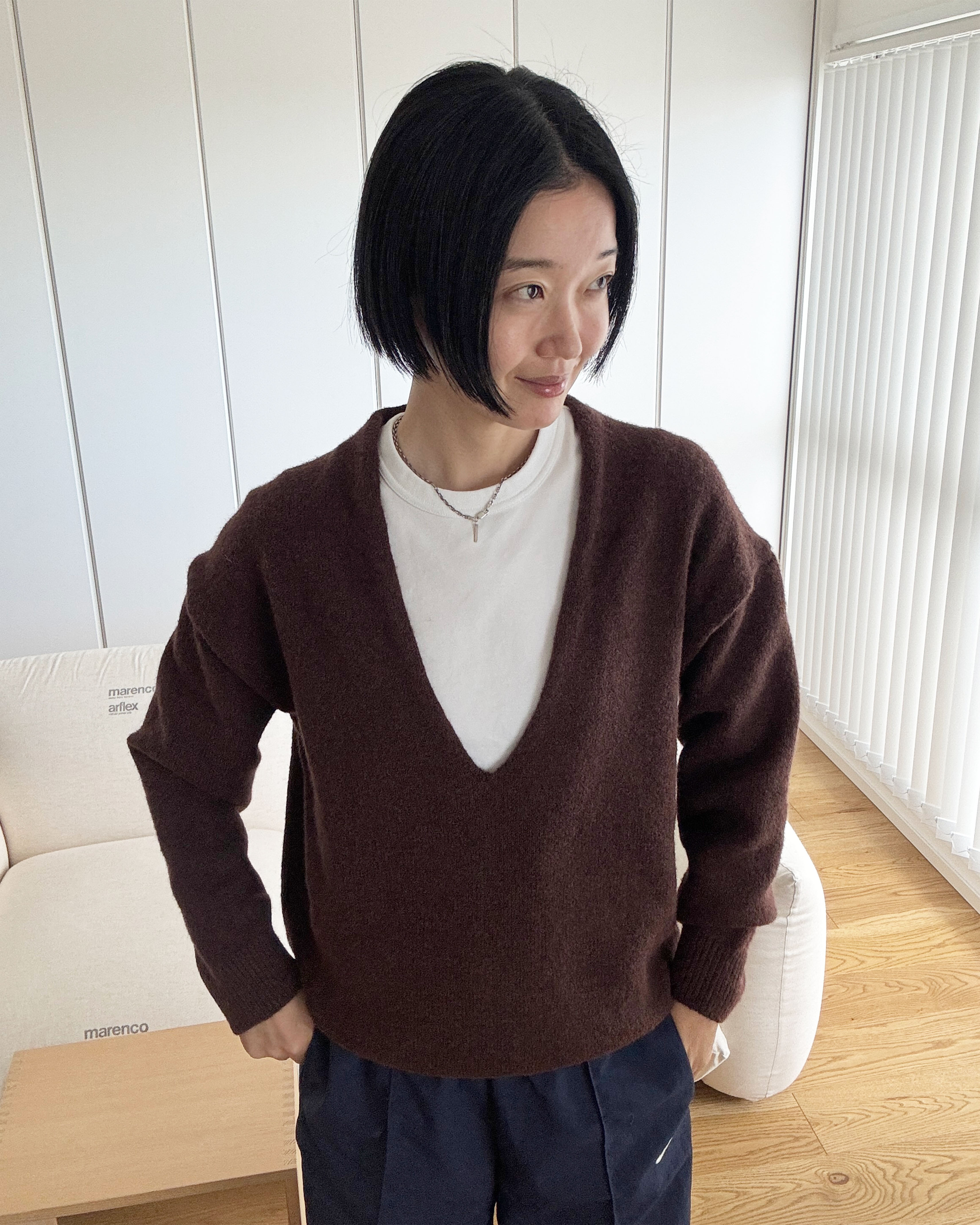 ディープVネックニットセーター | ファッション通販サイト NUGU