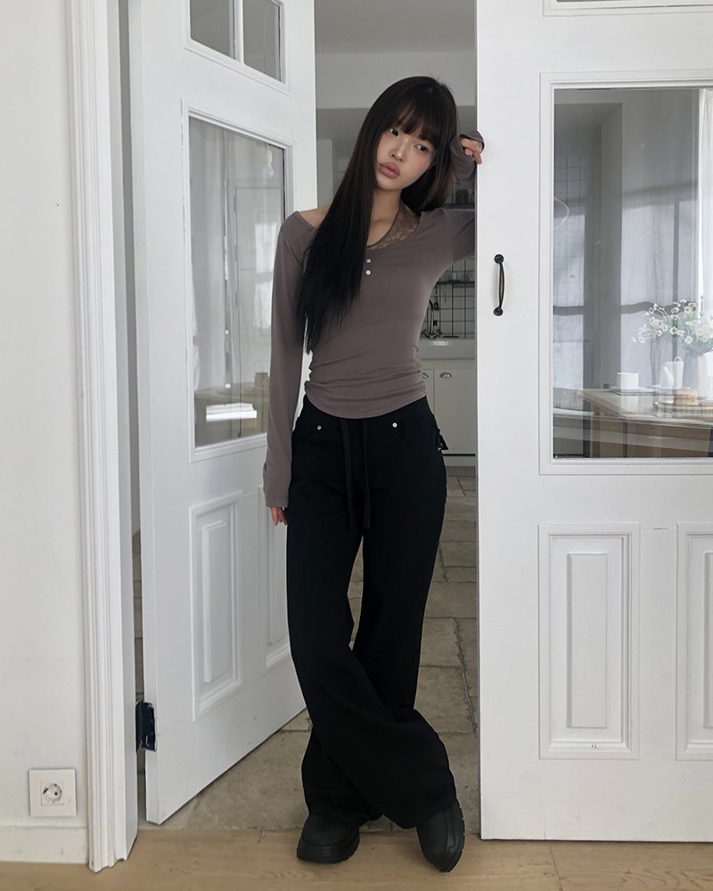 ローライズウエストゴムブーツカットパンツ