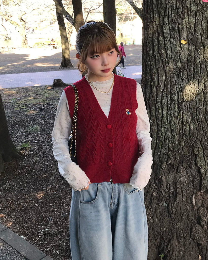 Vネックケーブニットベスト