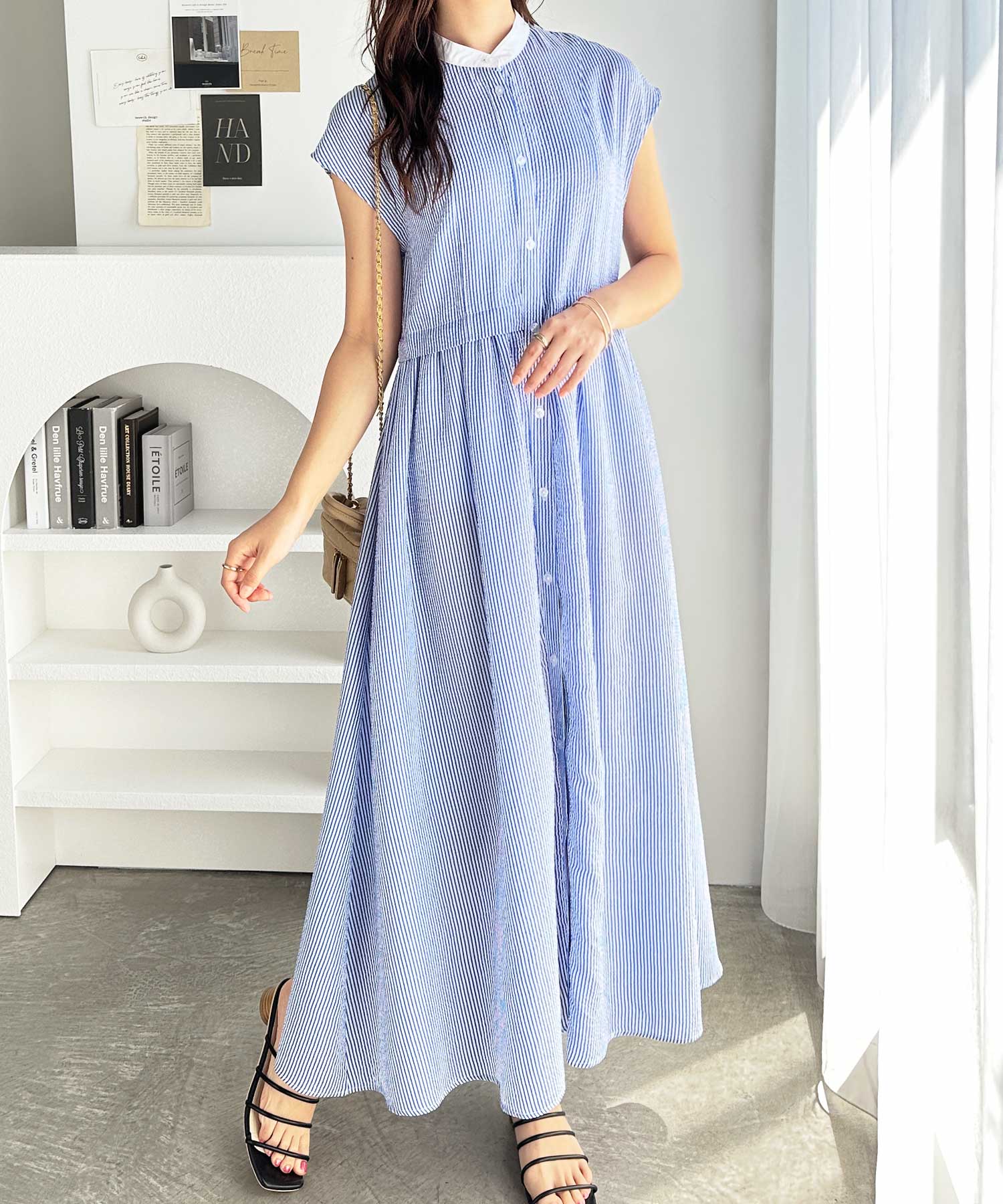 夏にぴったり。ウエストギャザーフレンチスリーブストライプシャツ